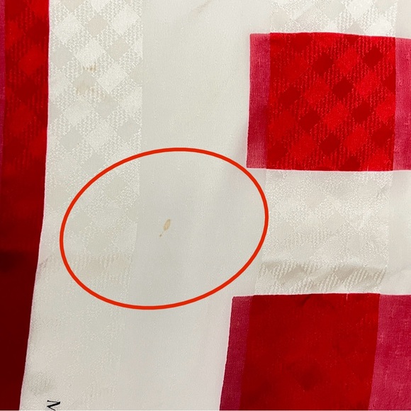 MANOLO BORROMEO Red And Cream Women’s Silk Scarf 33"/33" G.C - Picture 5 of 13